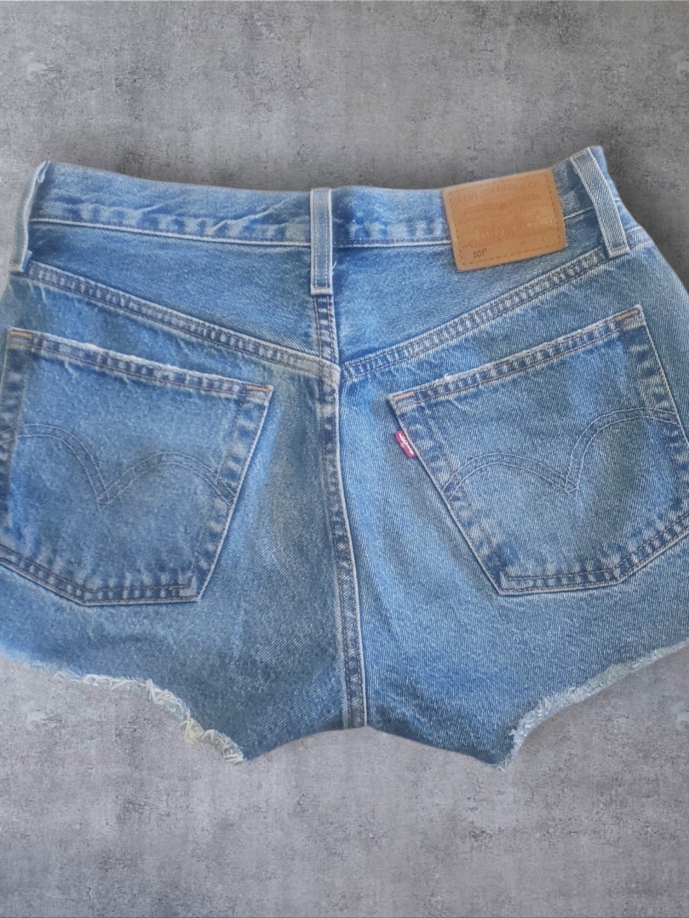 Levi's 501 Original Denim Short - Picture 4 of 4